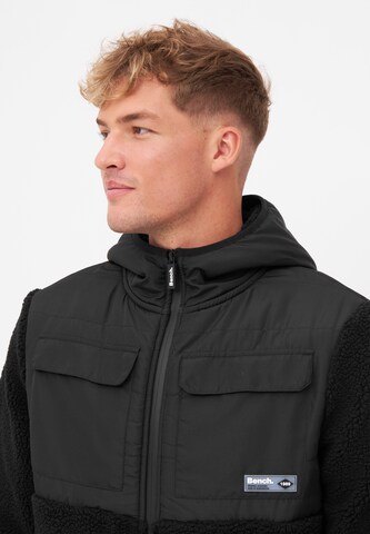 BENCH Winterparka in Schwarz