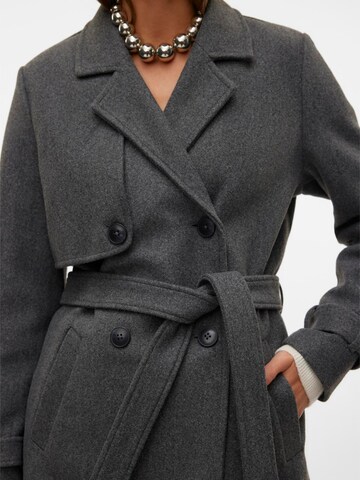 VERO MODA - Abrigo de entretiempo 'Popamy' en gris