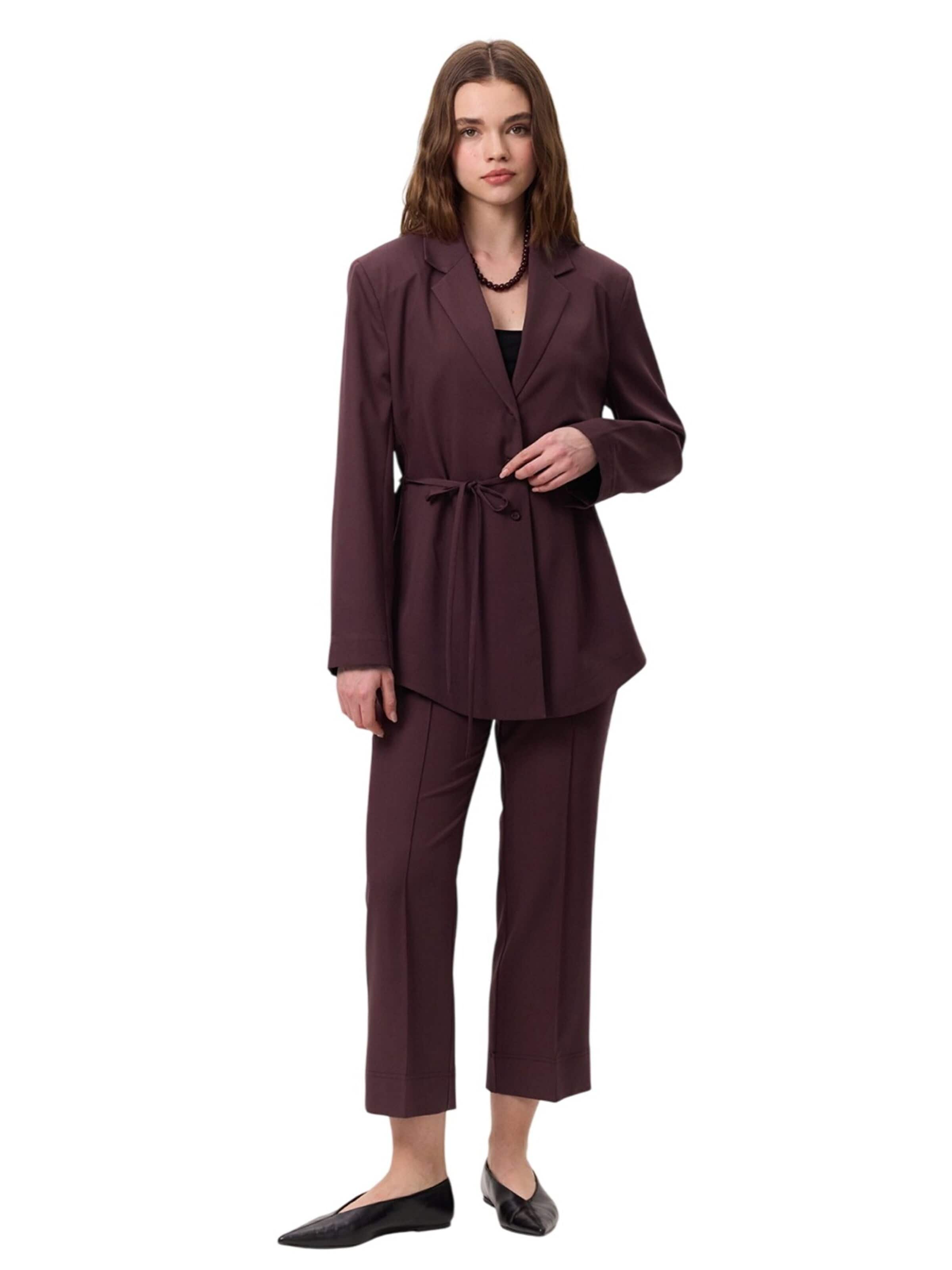 MANUKA Regular Trousers in Red
