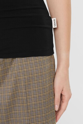 SENSES.THE LABEL Top in Black