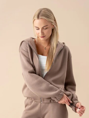 cut my fashion Tracksuit in Brown