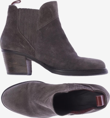 BOSS Orange Dress Boots in 40 in Grey: front