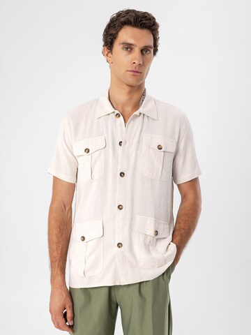 Regular fit Camicia di Antioch in beige: frontale