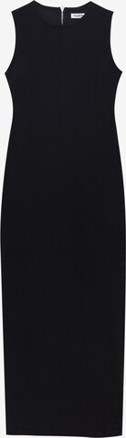 Rochie de la Pull&Bear pe negru: față