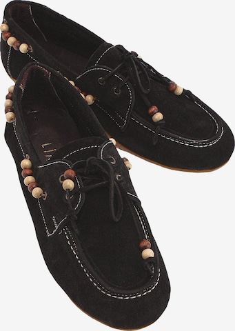 Limoya Schnürschuh 'Liah' in Schwarz: Vorderseite
