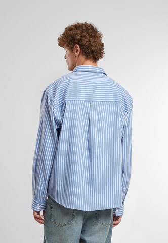Prohibited - Ajuste confortable Camisa en azul