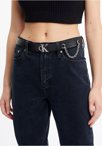 Calvin Klein Jeans Opasek – černá: přední strana