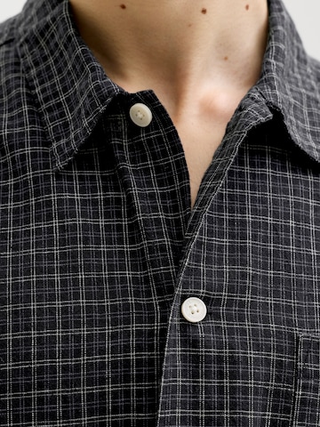 JACK & JONES Comfort fit Button Up Shirt in Black