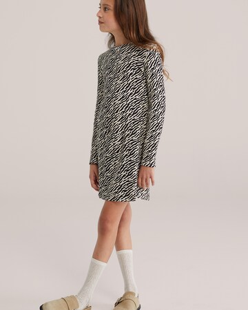 WE Fashion Šaty – béžová: přední strana