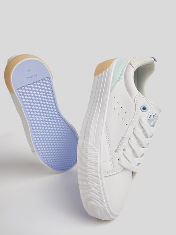 Bershka Sneaker in Weiß