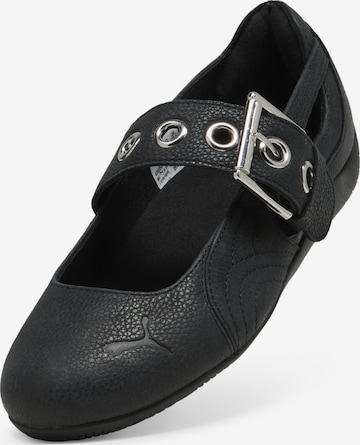 PUMA Platform trainers in Black: front