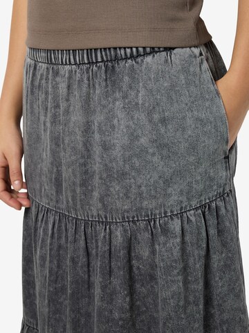 Noisy may Skirt 'NMOREGON' in Black