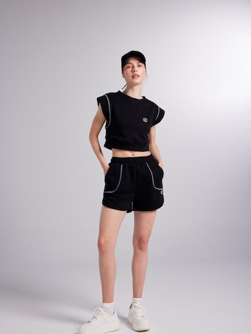 HOLLY LOLLY Sweatshirt in Zwart