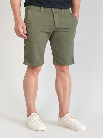 Effilé Pantalon Le Temps Des Cerises en vert : devant