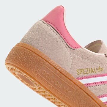 ADIDAS ORIGINALS Кроссовки 'Handball Spezial' в Ярко-розовый