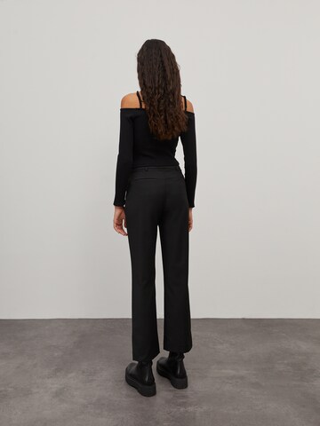 EDITED Regular Pants 'Reina' in Black