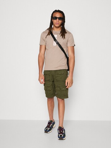 ALPHA INDUSTRIES T-shirt i beige