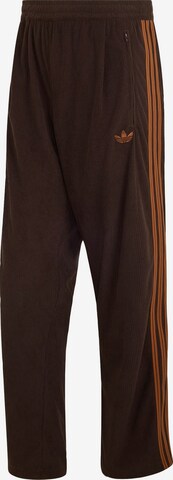 ADIDAS ORIGINALS - Calças com pregas 'Firebird' em castanho: frente