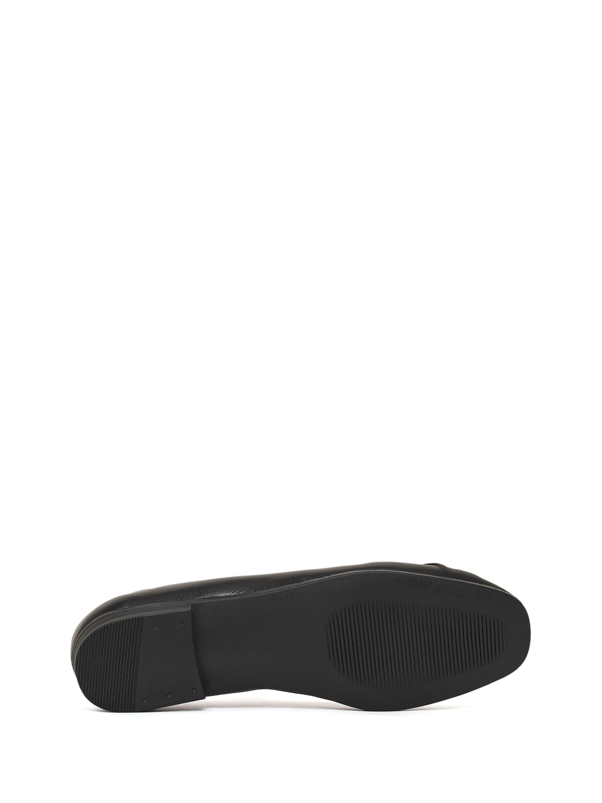 Derimod Ballerina in Schwarz