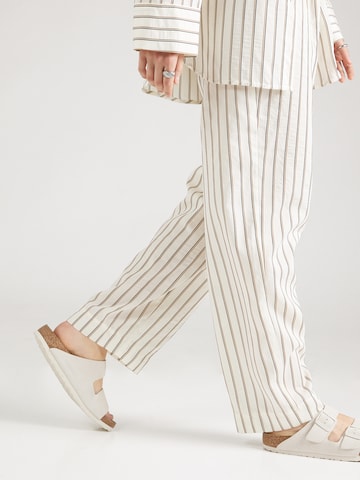 Samsøe Samsøe Loose fit Pleat-Front Pants 'Agneta' in Beige