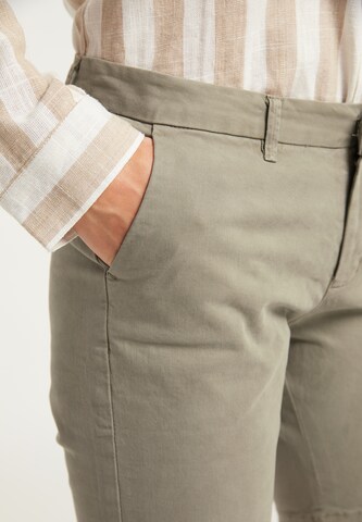 DreiMaster Vintage Slimfit Shorts in Grün
