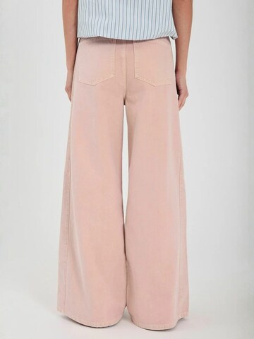 NORR Regular Farkut ' Kenzie ' värissä vaaleanpunainen