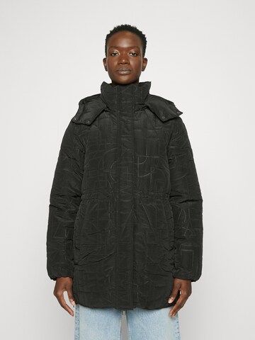 Desigual Φθινοπωρινό και ανοιξιάτικο μπουφάν σε μαύρο: μπροστά