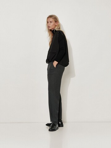 Rosner Tapered Pants 'Mara' in Grey