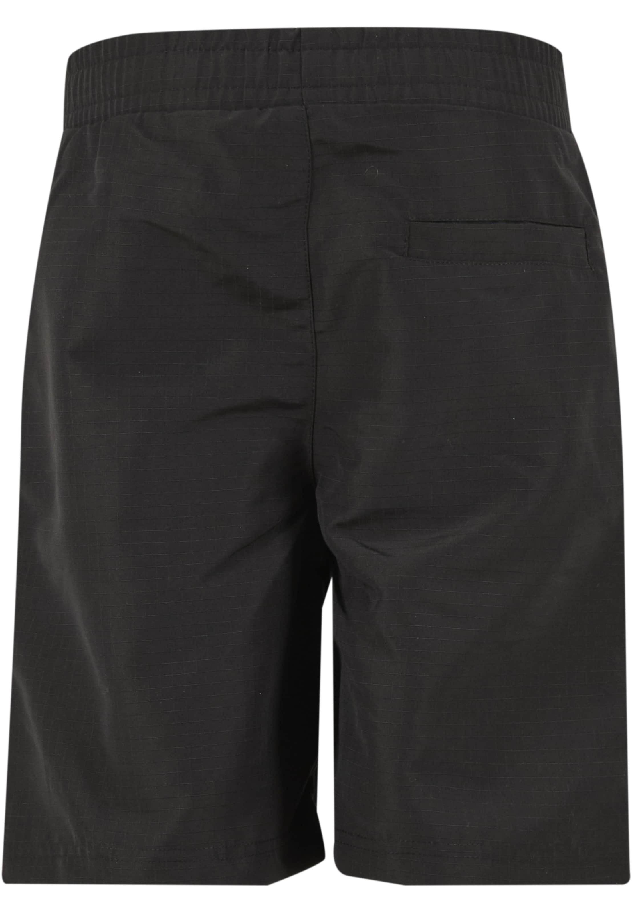 Urban Classics Regular Shorts in Schwarz