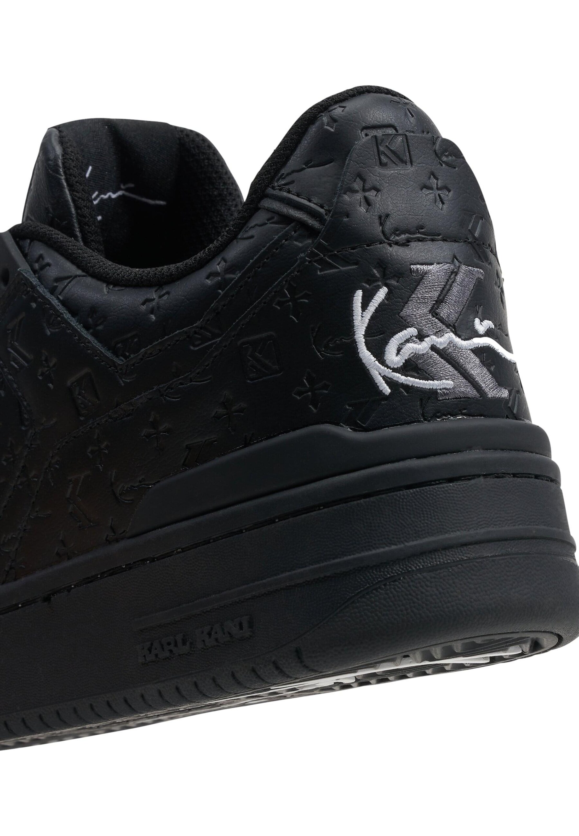 Karl Kani Madalad ketsid, värv must