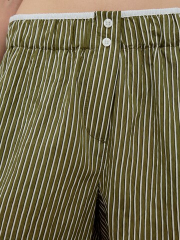 Loosefit Pantaloni di Bershka in verde