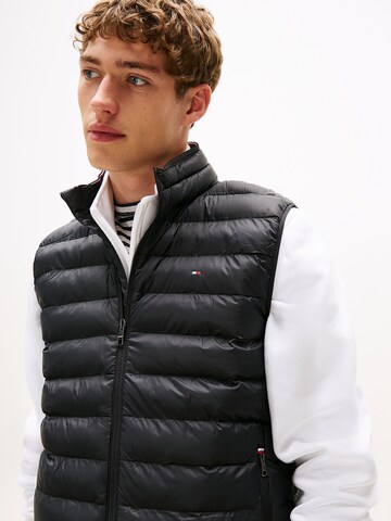 TOMMY HILFIGER Väst i svart