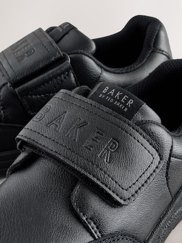 Sneaker 'Back to School' de la Baker by Ted Baker pe negru