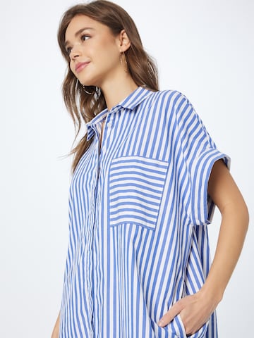 Monki - Vestido camisero en azul