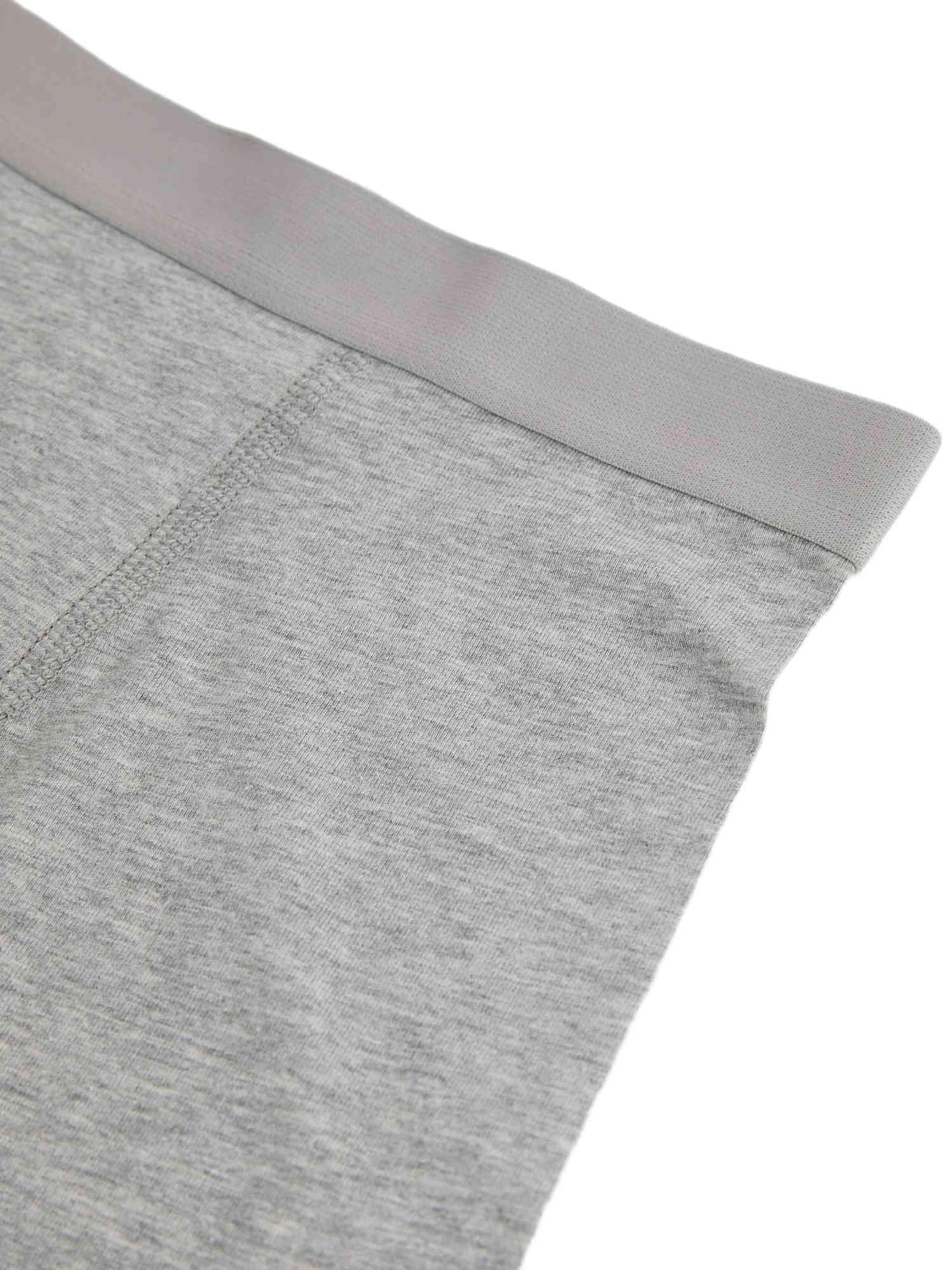 Sous-vêtements Marks & Spencer en gris : devant