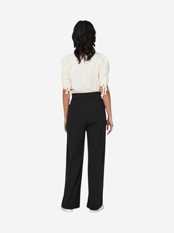 regular Pantaloni 'Onltizana Cotton Loose Wvn Noos 15319090' di ONLY in nero