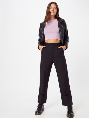 regular Pantaloni con piega frontale di HOPE in nero