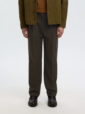 SELECTED Loosefit Élére vasalt nadrágok 'SLH220-FINN' - barna: elől