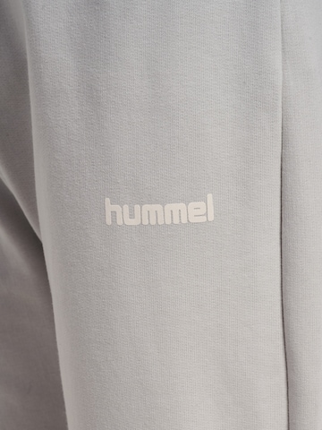 Effilé Pantalon Hummel en gris