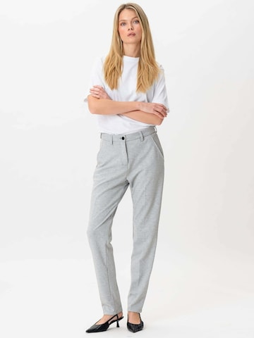 TEESHOPPEN - Tapered Pantalón en gris