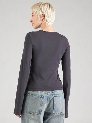 Maglietta 'Violet' di WEEKDAY in nero