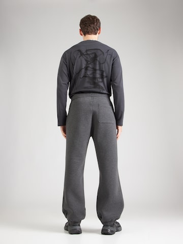 WEEKDAY Tapered Broek 'Simon' in Grijs