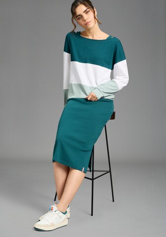 KangaROOS Dress in Green