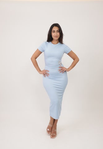 Abito di Elara in blu: frontale