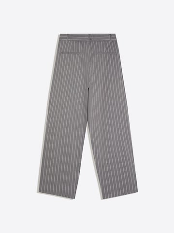 Bershka Barrel Hose in Grau