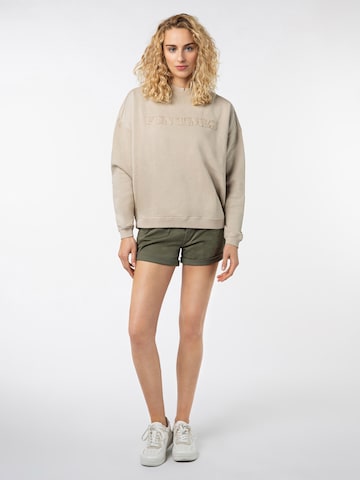 Sublevel Regular Shorts in Grün