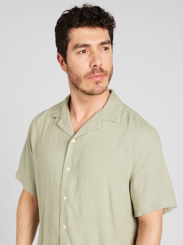 Abercrombie & Fitch Comfort fit Button Up Shirt in Green