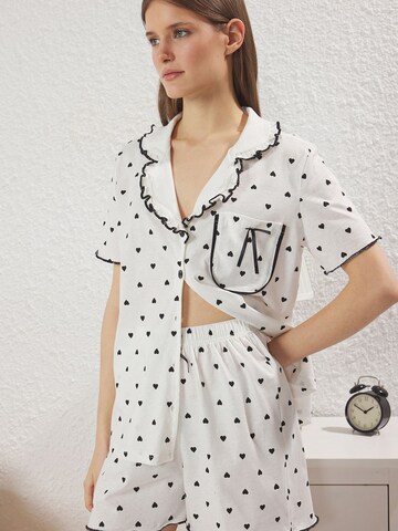 Trendyol Shorty in White