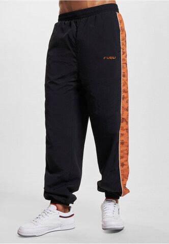 FUBU Tapered Broek 'Corporate' in Zwart: voorkant