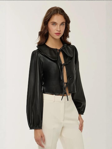 Hiccup Blouse in Black